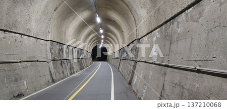Han River bike path 137210068