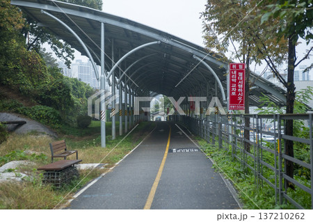 Han River bike path Han River bike path 137210262