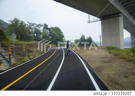 Han River bike path 137210287