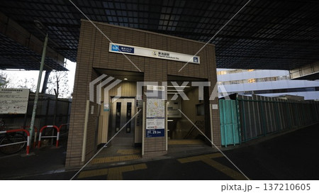 東京メトロ有楽町線の東池袋駅1番出入口、エレベーターが設置 東京メトロ有楽町線の東池袋駅1番出入口、エレベーターが設置 137210605