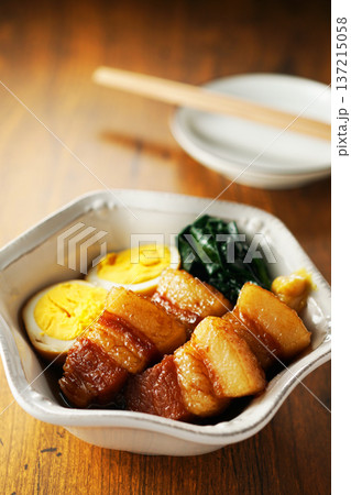 豚の角煮と煮卵 137215058