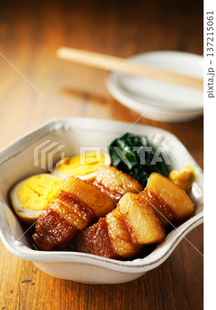 豚の角煮と煮卵 137215061