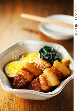 豚の角煮と煮卵 137215062