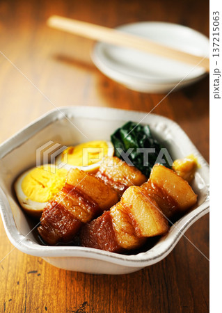 豚の角煮と煮卵 豚の角煮と煮卵 137215063