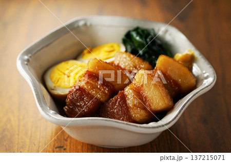 豚の角煮と煮卵 豚の角煮と煮卵 137215071