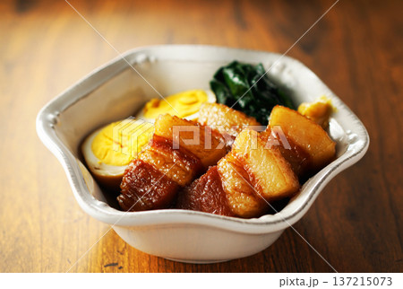 豚の角煮と煮卵 豚の角煮と煮卵 137215073