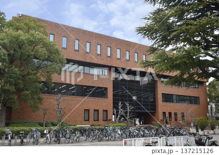 京都大学 137215126