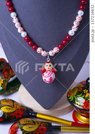 Set of wood painted cupola tower toy, orthodox towers toy, mausoleum toy, souvenir russian style isolated on white background. Set of wood painted cupola tower toy, orthodox towers toy, mausoleum toy, souvenir russian style isolated on white background. 137216632