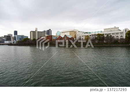 大川と造幣局の風景 大川と造幣局の風景 137217293