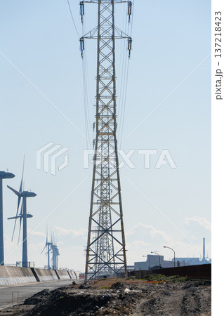 神栖市波崎に重なる送電鉄塔 137218423