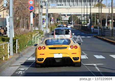 イタリア製のスポーツカー 137220604