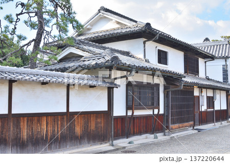 倉敷美観地区の街並み 倉敷美観地区の街並み 137220644
