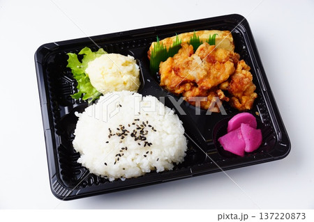 唐揚げ弁当 唐揚げ弁当 137220873