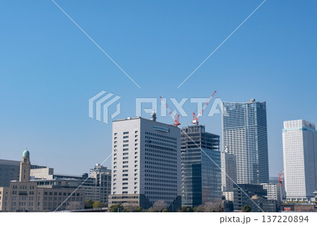 大桟橋からのみなとみらい 大桟橋からのみなとみらい 137220894