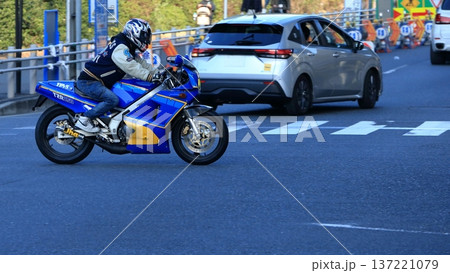 ライダーとオートバイ ライダーとオートバイ 137221079