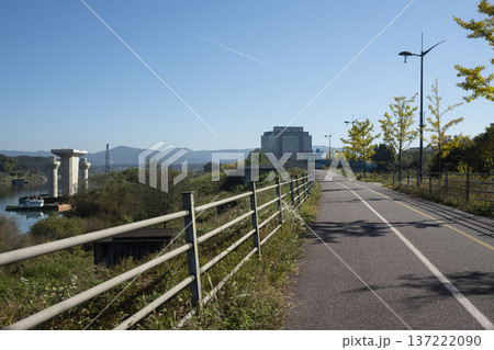Han River bike path Han River bike path 137222090