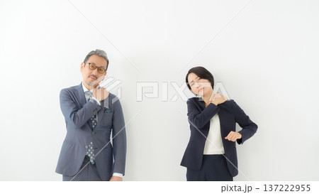 ビジネス 男女 ビジネス 男女 137222955
