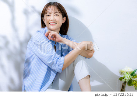 ミドル女性のビューティー 137223513