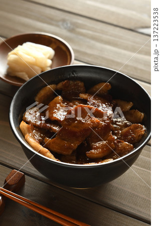 豚丼 137223538