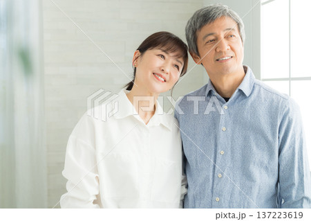 元気なシニア夫婦 元気なシニア夫婦 137223619