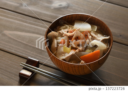 豚汁 豚汁 137223726