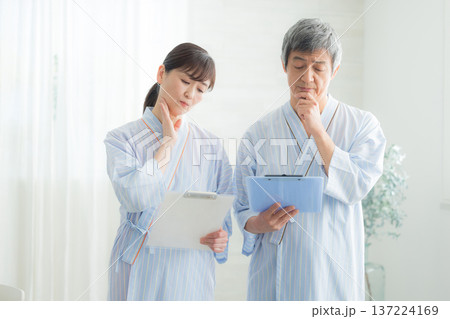 60代の人間ドックイメージ 60代の人間ドックイメージ 137224169