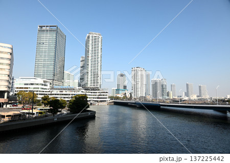 横浜駅東口周辺の風景 横浜駅東口周辺の風景 137225442