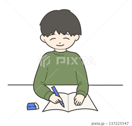 笑顔で勉強する緑の服の男の子 笑顔で勉強する緑の服の男の子 137225547