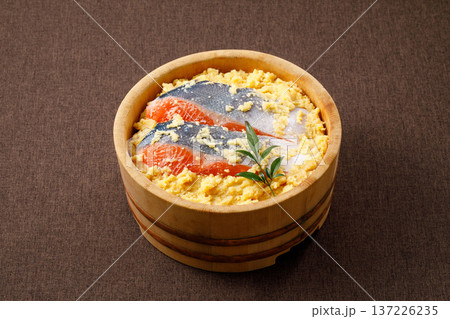 銀鮭の西京漬け　樽 137226235