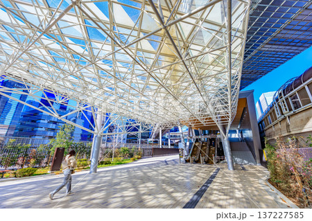 東京　港区 芝浦　浜松町駅とBLUE FRONT SHIBAURAを結ぶGREEN WALK 137227585