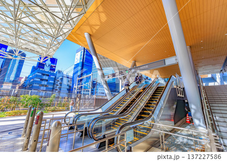 東京　港区 芝浦　浜松町駅とBLUE FRONT SHIBAURAを結ぶGREEN WALK 137227586