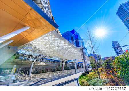 東京　港区 芝浦　浜松町駅とBLUE FRONT SHIBAURAを結ぶGREEN WALK 137227587
