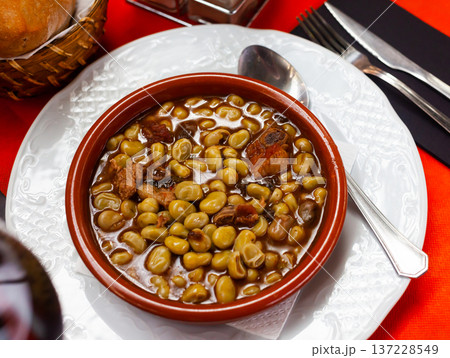 Beans cooked with sausage 137228549