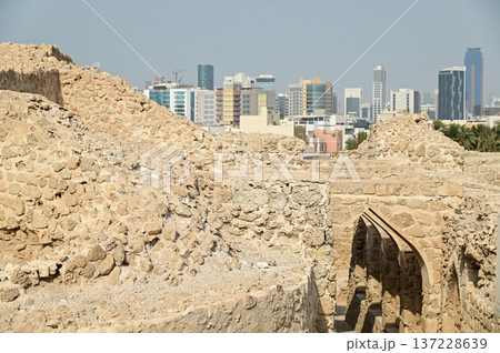 バーレーン要塞の美しい風景 バーレーン要塞の美しい風景 137228639