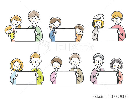 ホワイトボードを持つ人々 ホワイトボードを持つ人々 137229373