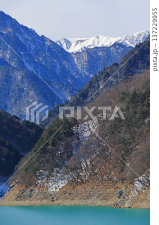 大町ダムから望む北アルプス 大町ダムから望む北アルプス 137229955