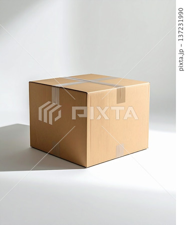 ミニマル構図の段ボール箱 白バックと自然光シャドウの倉庫配送コンセプト 137231990