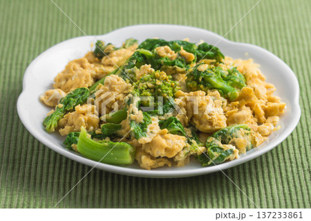 菜の花と玉子の炒め物 137233861