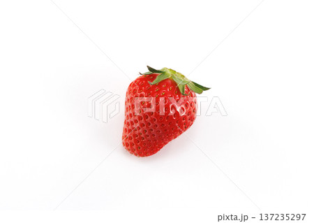 新鮮ないちご 137235297