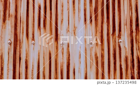 錆びたトタン板 137235498