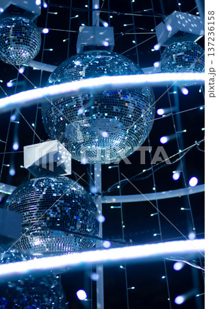 クリスマスイルミネーション 137236158