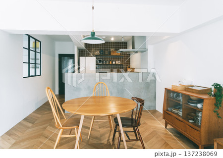 リノベーションした住宅 137238069