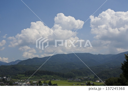 夏の雲、夏空、夏雲、雲 137245368