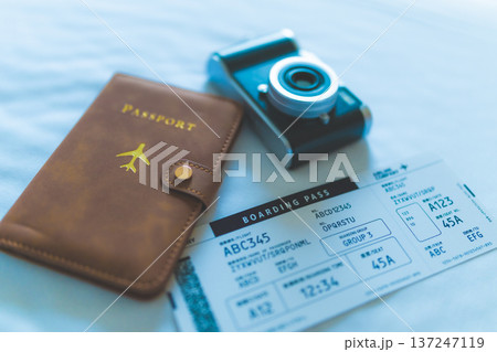 旅行準備の必需品 ■撮影協力：関西国際空港（KIX） 137247119
