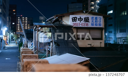 神田川と街並みの夜景 神田川と街並みの夜景 137248707