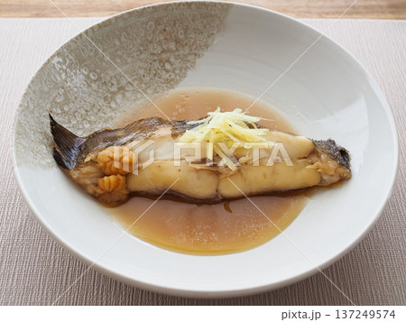 子持ちカレイの煮つけ 137249574