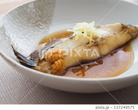 子持ちカレイの煮つけ 137249575