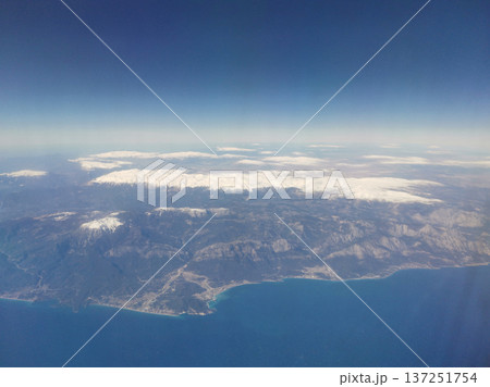 View of an island in the ocean from above 137251754