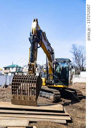 工事現場 重機バックホー 工事現場 重機バックホー 137252007