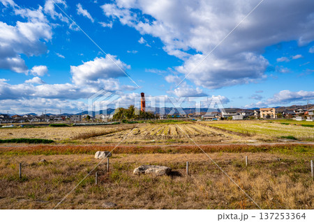 最上稲荷の大鳥居の風景（岡山市） 137253364
